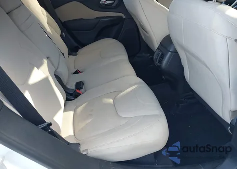 2016 Jeep Cherokee Latitude z USA, uszkodzony, nr VIN 1C4PJMCBXGW360576